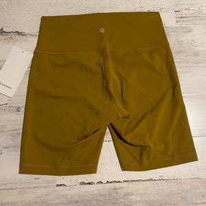 LULULEMON WUNDER TRAIN SHORT HR HIGH RISE 8 INCH BROWN MUSTARD GOLD 10 LARGE